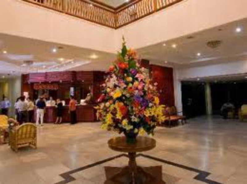 מדאן Travellers Suites Serviced Apartments מראה חיצוני תמונה