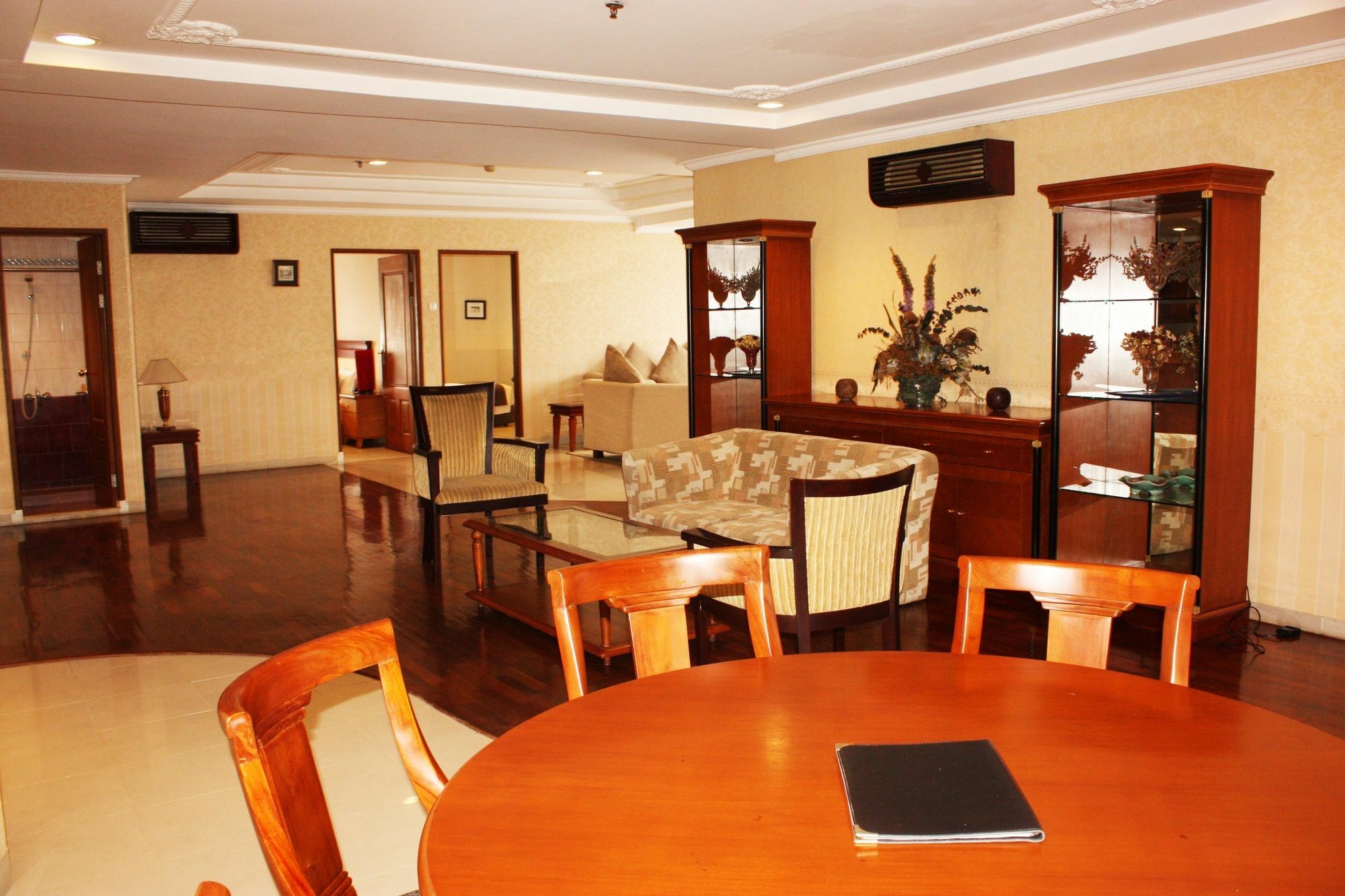 מדאן Travellers Suites Serviced Apartments מראה חיצוני תמונה
